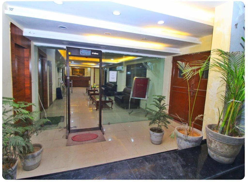 Hotel Hanuwant Palace New Delhi Exterior photo